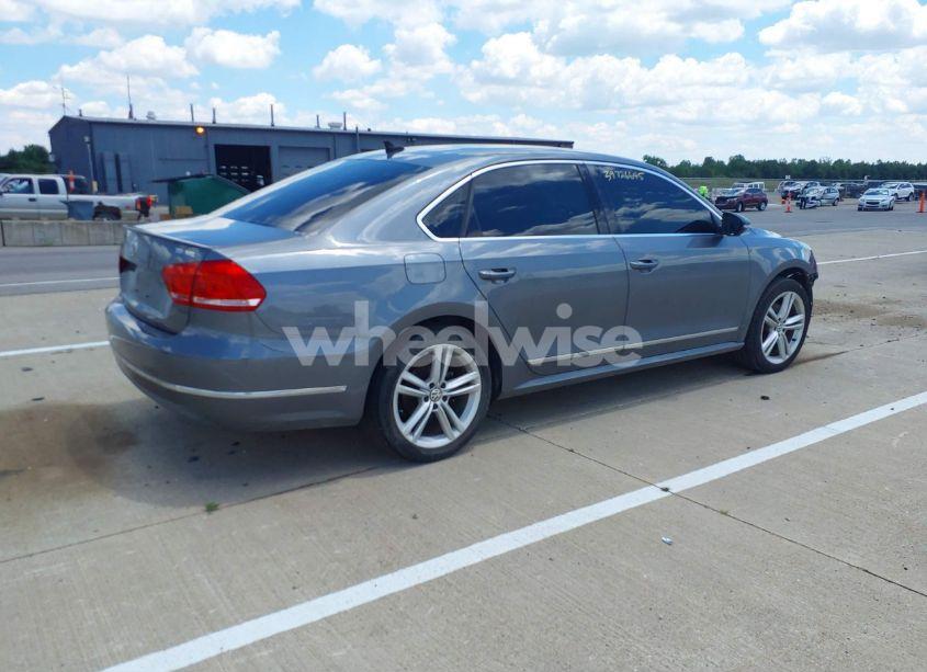 Thumbnail 6 of 2013 VOLKSWAGEN PASSAT 2.0L TDI SEL PREMIUM