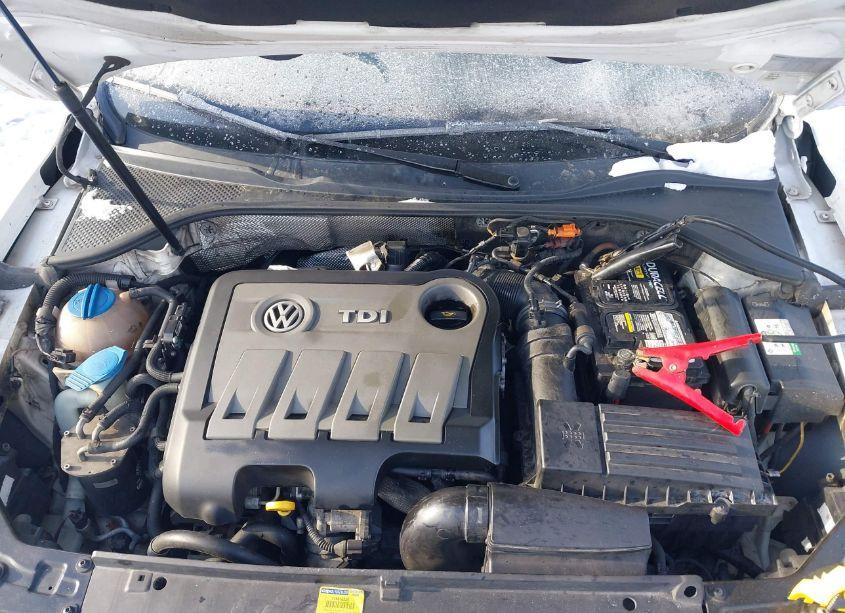 Thumbnail 2 of 2014 VOLKSWAGEN PASSAT 2.0L TDI SEL PREMIUM