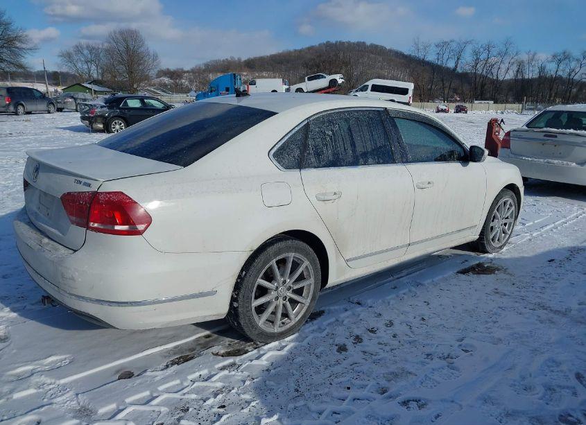 Thumbnail 6 of 2014 VOLKSWAGEN PASSAT 2.0L TDI SEL PREMIUM