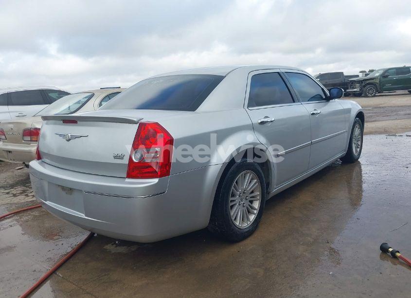 2010 Chrysler 300
