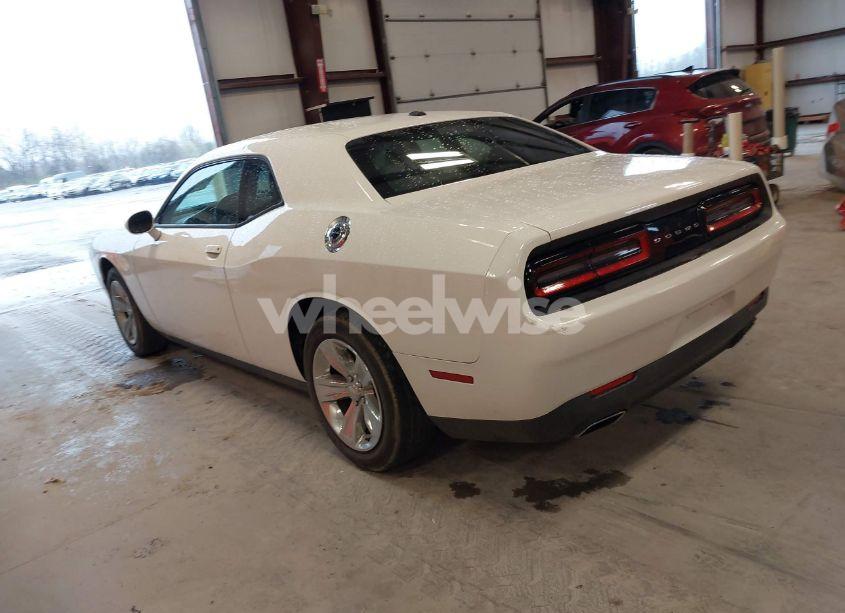 Thumbnail 10 of 2016 DODGE CHALLENGER SXT