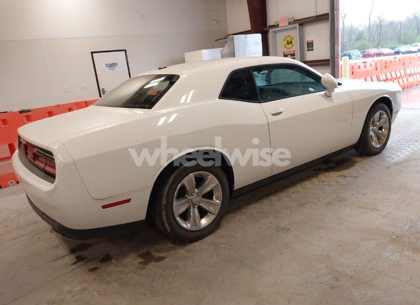 Thumbnail 11 of 2016 DODGE CHALLENGER SXT