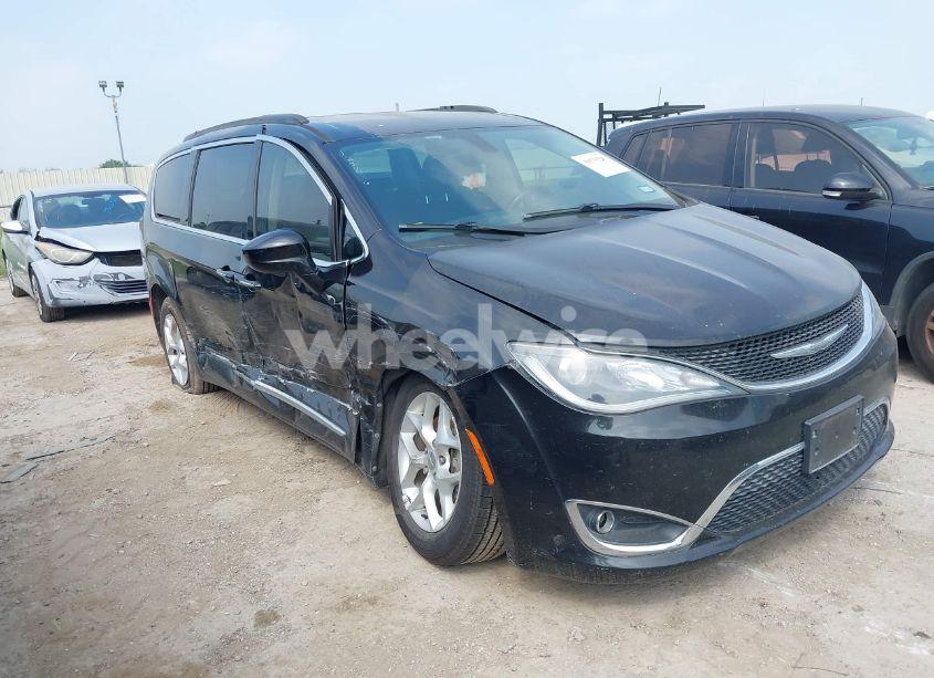 Photo of CHRYSLER PACIFICA TOURING-L