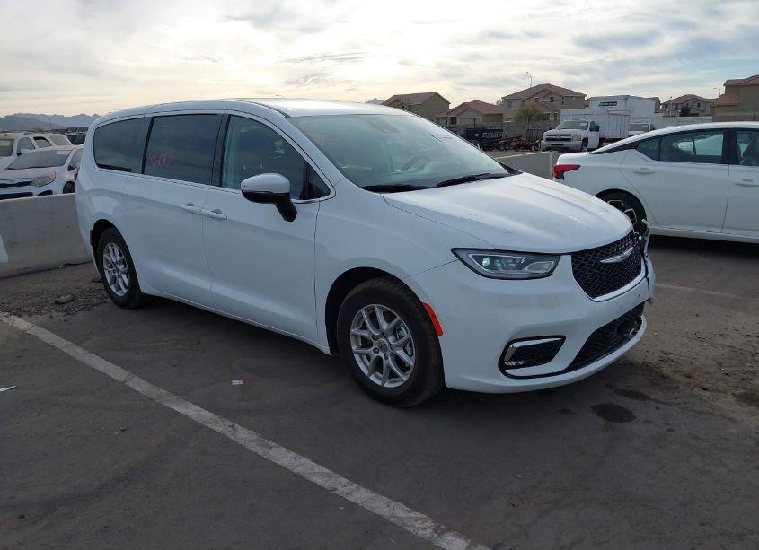 Photo of CHRYSLER PACIFICA TOURING L
