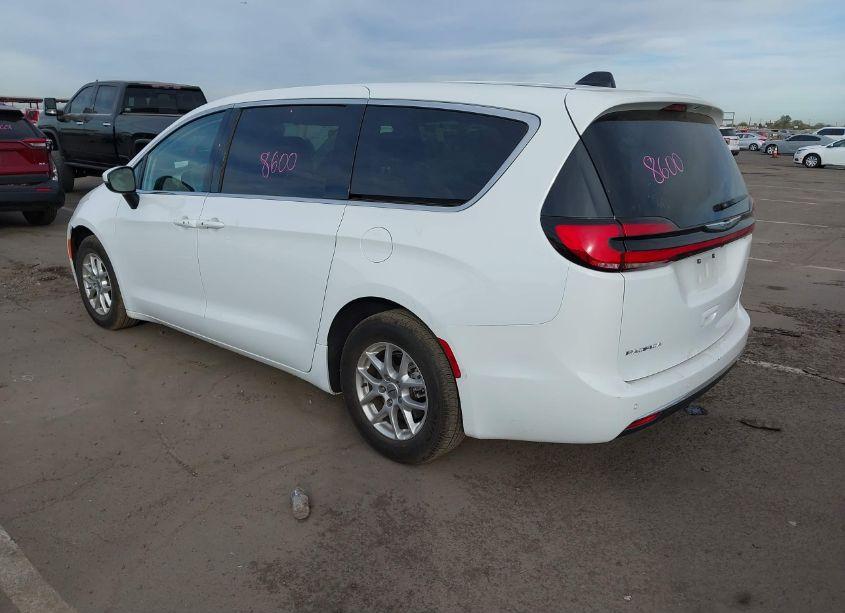 Thumbnail 10 of 2023 CHRYSLER PACIFICA TOURING L