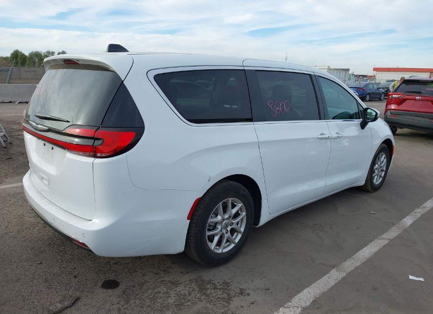 Thumbnail 11 of 2023 CHRYSLER PACIFICA TOURING L
