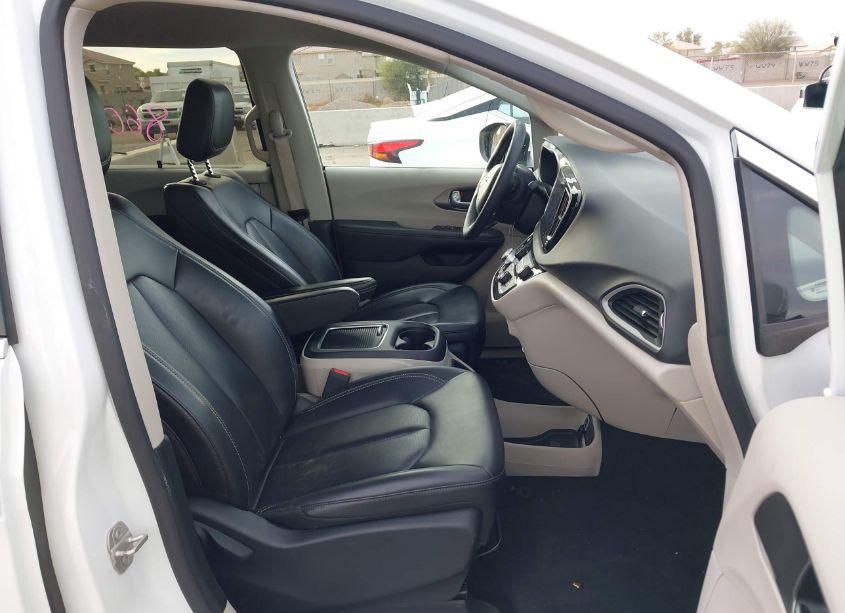 Thumbnail 12 of 2023 CHRYSLER PACIFICA TOURING L