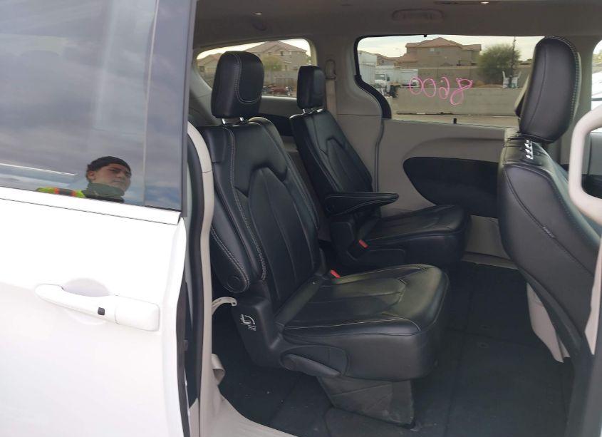 Thumbnail 15 of 2023 CHRYSLER PACIFICA TOURING L