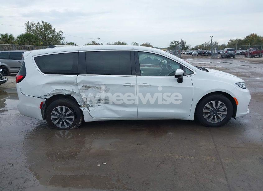 Thumbnail 5 of 2023 CHRYSLER PACIFICA HYBRID TOURING L