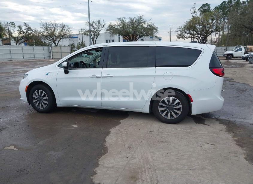 Thumbnail 6 of 2023 CHRYSLER PACIFICA HYBRID TOURING L