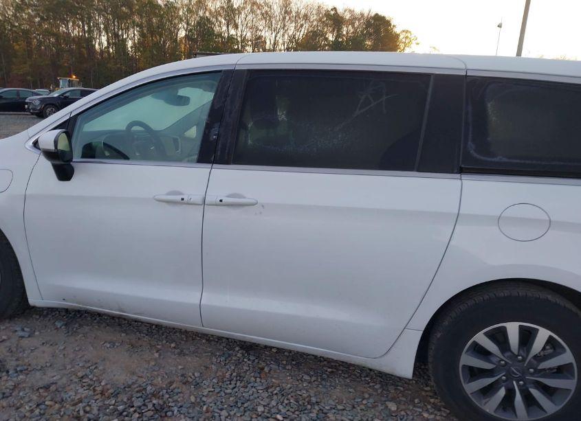 Thumbnail 6 of 2023 CHRYSLER PACIFICA HYBRID TOURING L