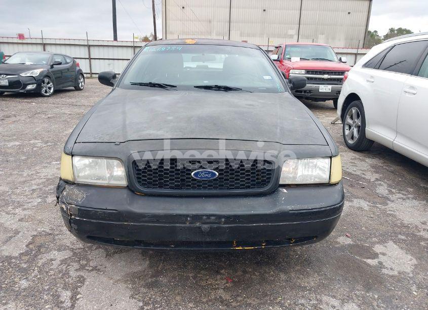 2011 Ford Crown