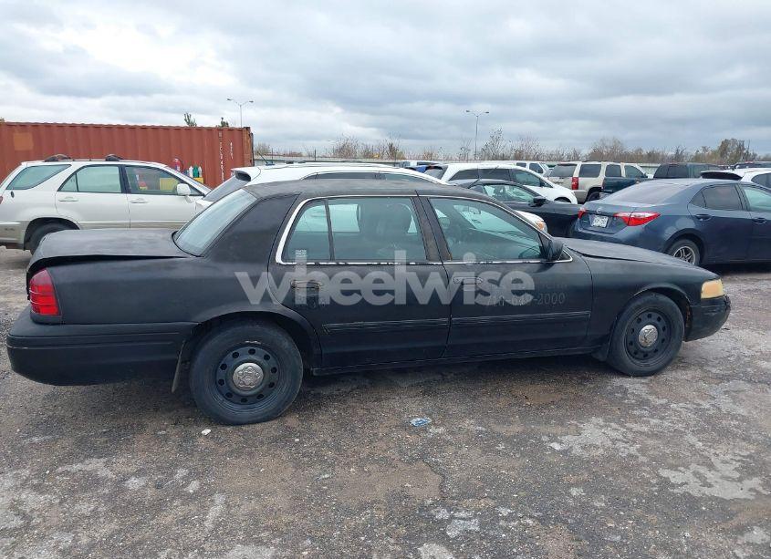 2011 Ford Crown