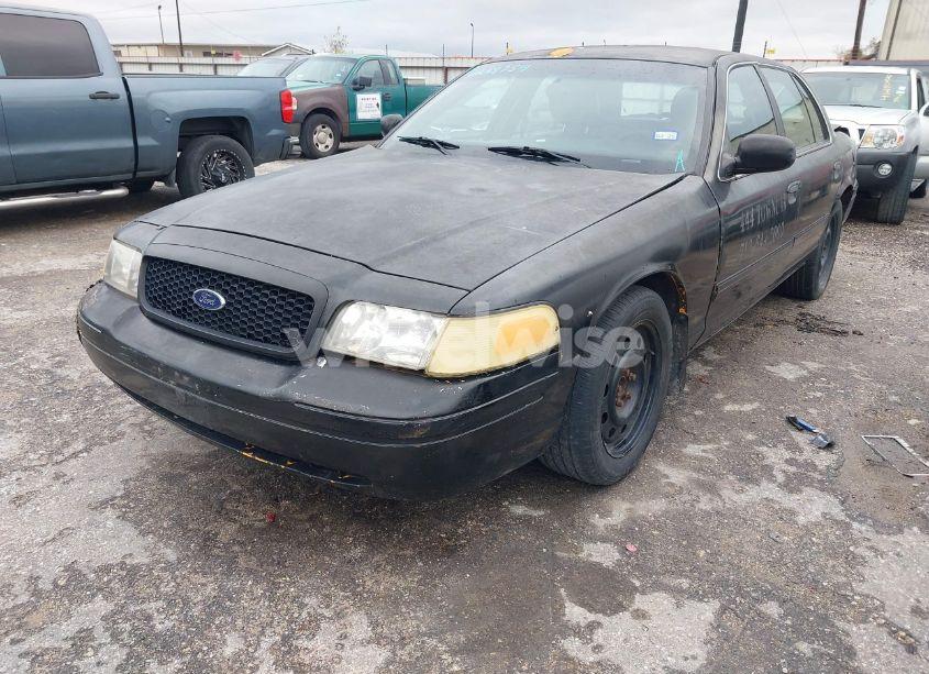 2011 Ford Crown