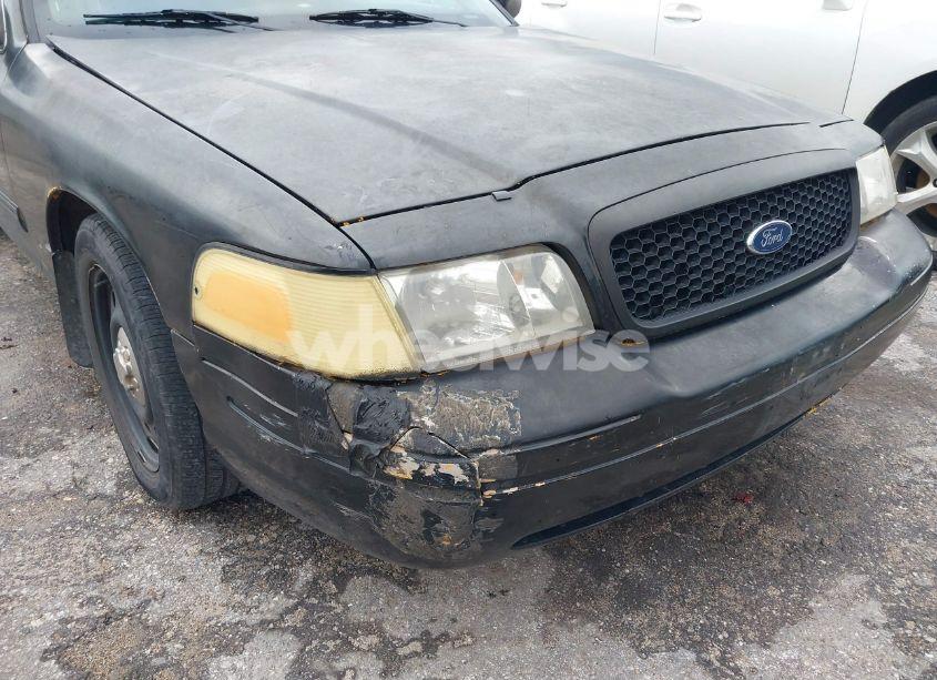 2011 Ford Crown