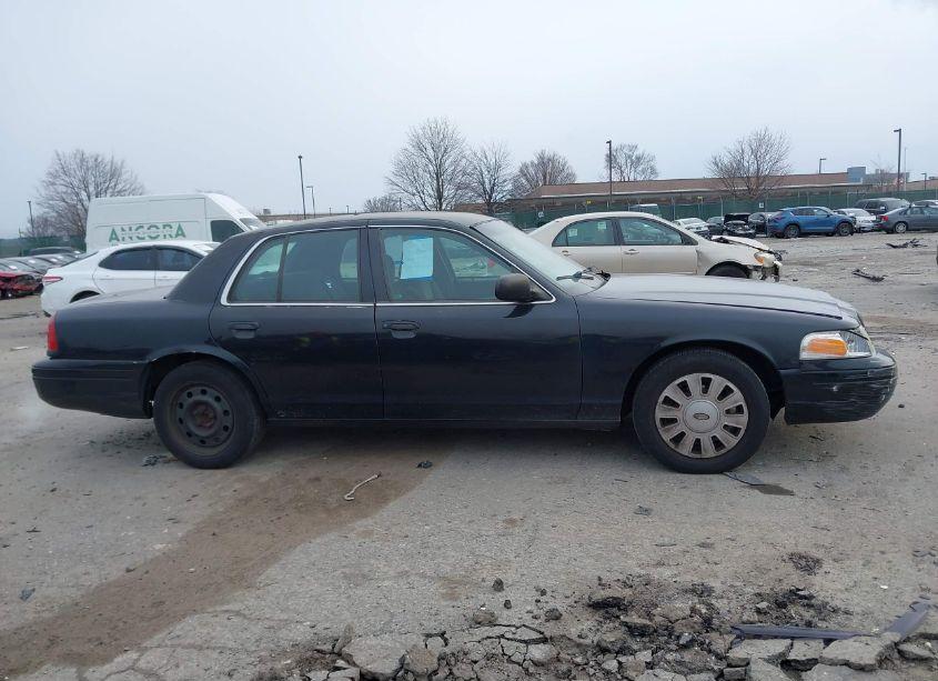 2011 Ford Crown