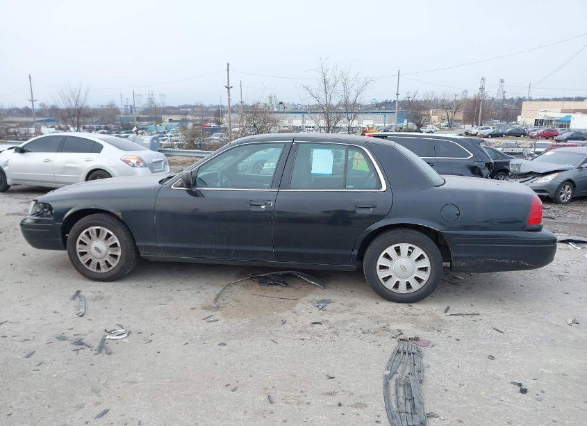 2011 Ford Crown