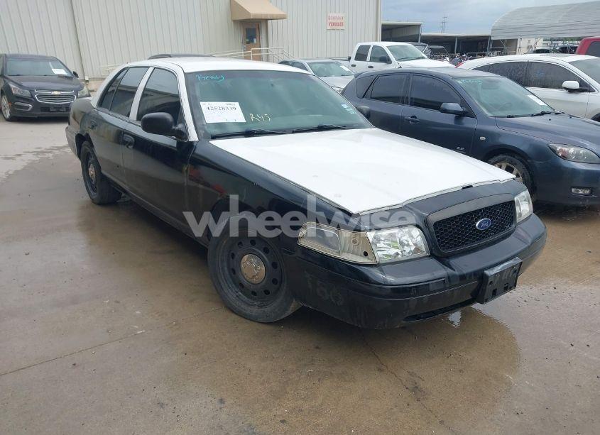 2011 Ford Crown - Photo 1