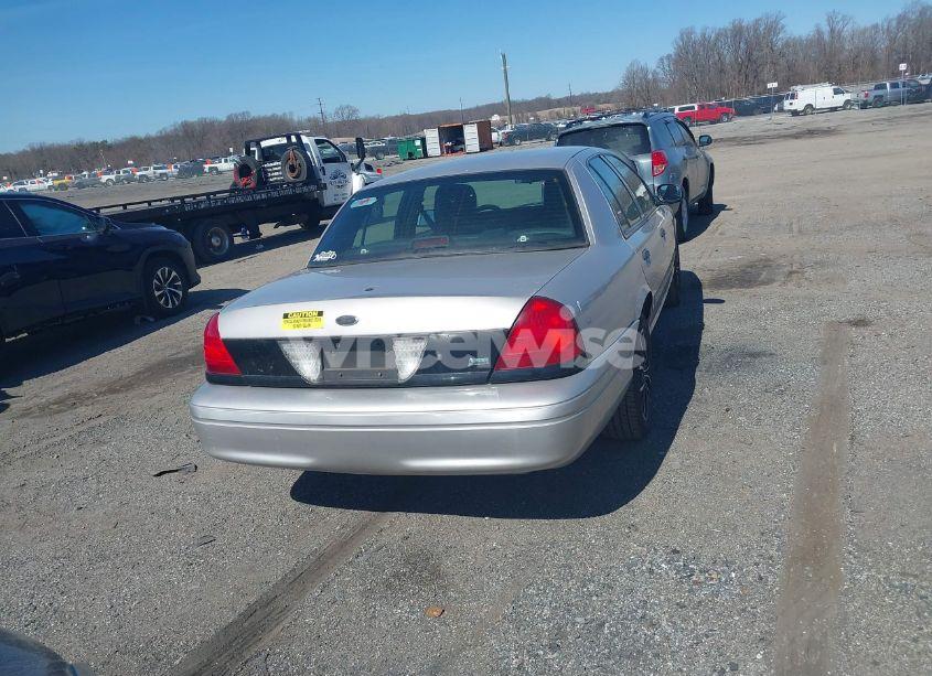 2011 Ford Crown