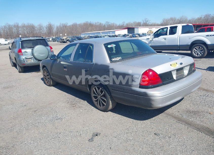 2011 Ford Crown