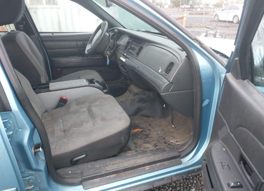 2011 Ford Crown