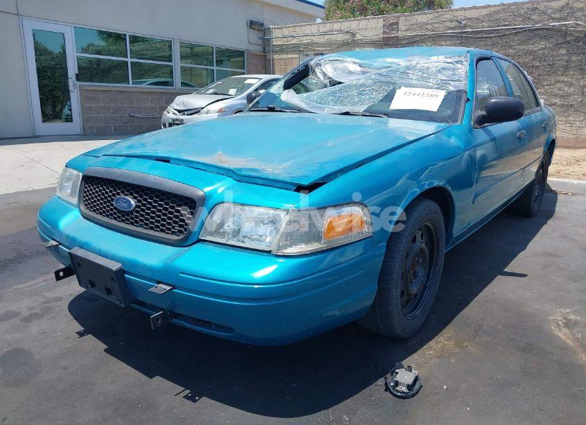 2011 Ford Crown