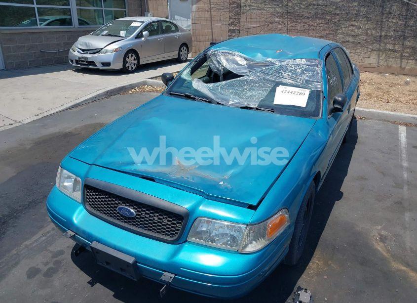 2011 Ford Crown