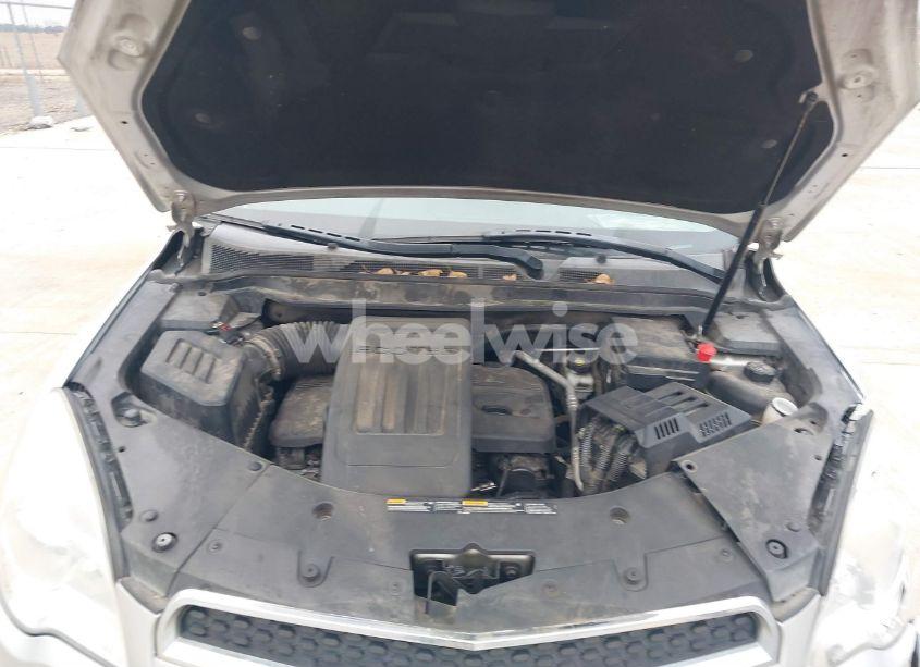 Thumbnail 2 of 2015 CHEVROLET EQUINOX LS