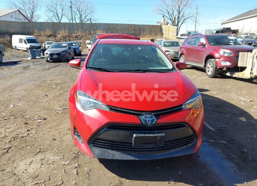 Thumbnail 4 of 2018 TOYOTA COROLLA LE