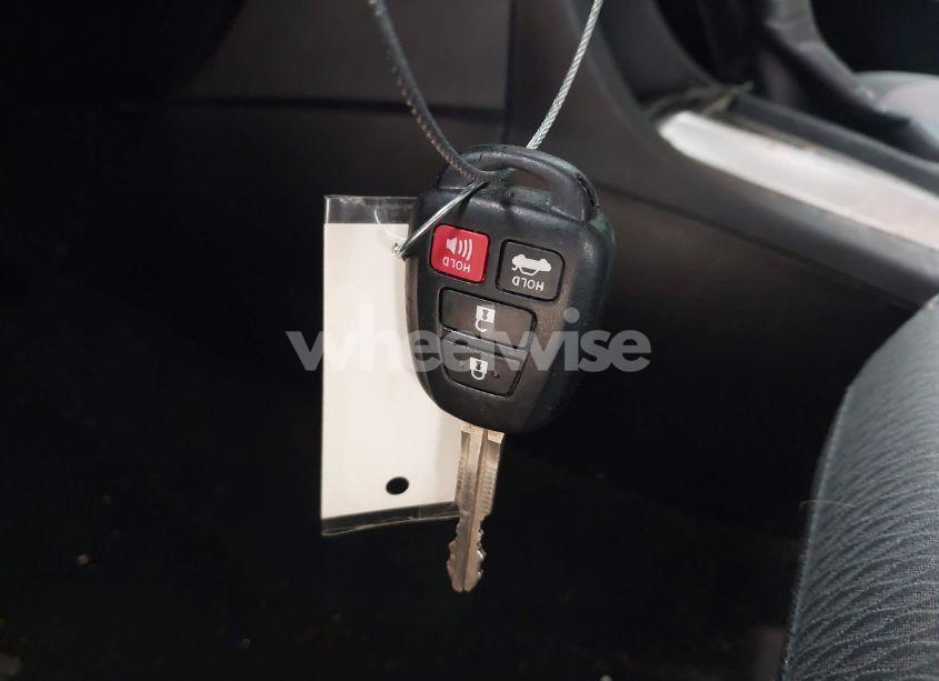 Thumbnail 3 of 2019 TOYOTA COROLLA LE
