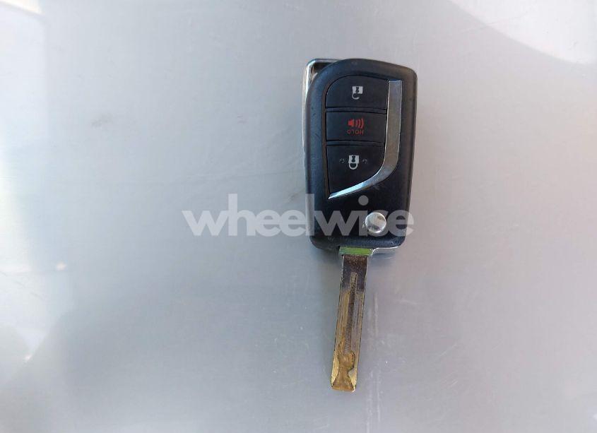 Thumbnail 3 of 2021 TOYOTA RAV4 LE