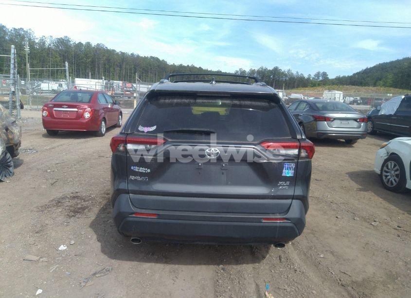 Thumbnail 8 of 2020 TOYOTA RAV4 XLE