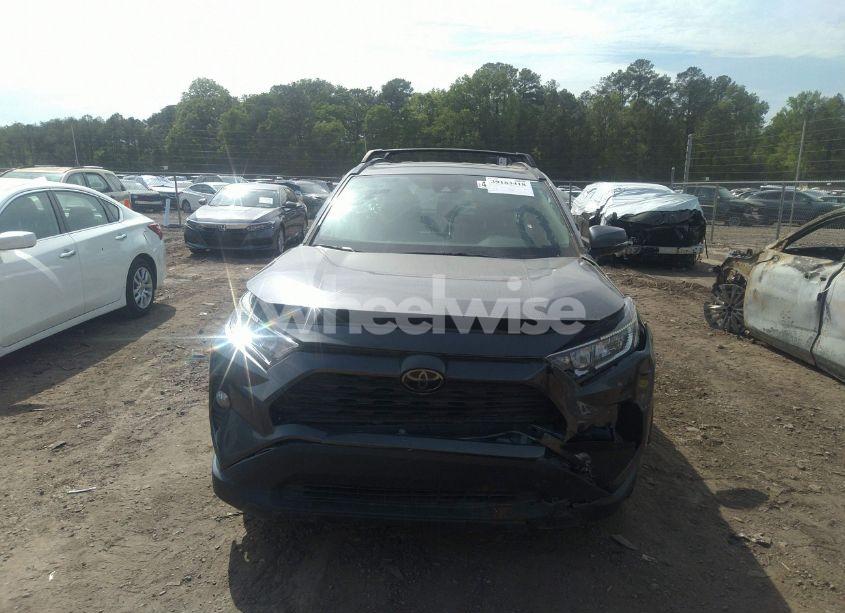 Thumbnail 13 of 2020 TOYOTA RAV4 XLE
