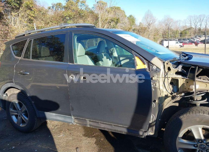 Thumbnail 5 of 2015 TOYOTA RAV4 XLE