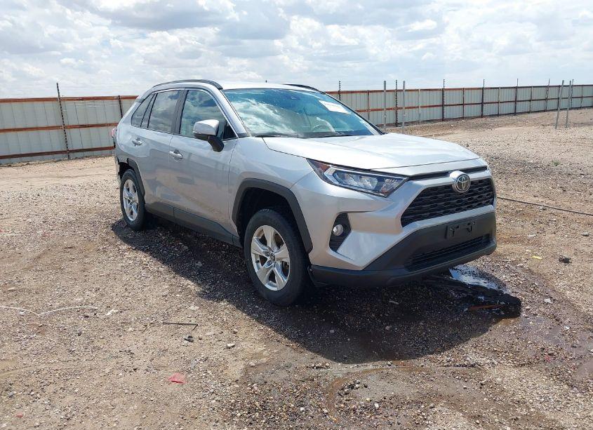 Photo of TOYOTA RAV4 XLE