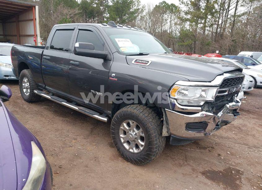 Photo of RAM 3500 TRADESMAN 4X4 6'4 BOX