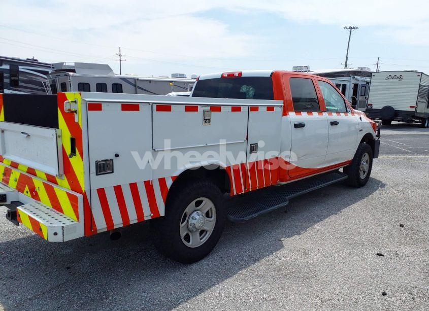 Thumbnail 5 of 2018 RAM 3500 TRADESMAN