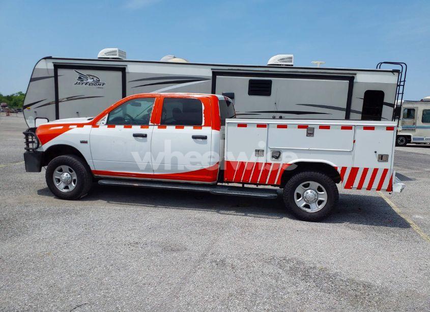Thumbnail 6 of 2018 RAM 3500 TRADESMAN