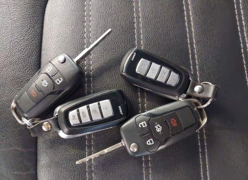 Thumbnail 3 of 2015 FORD FUSION SE