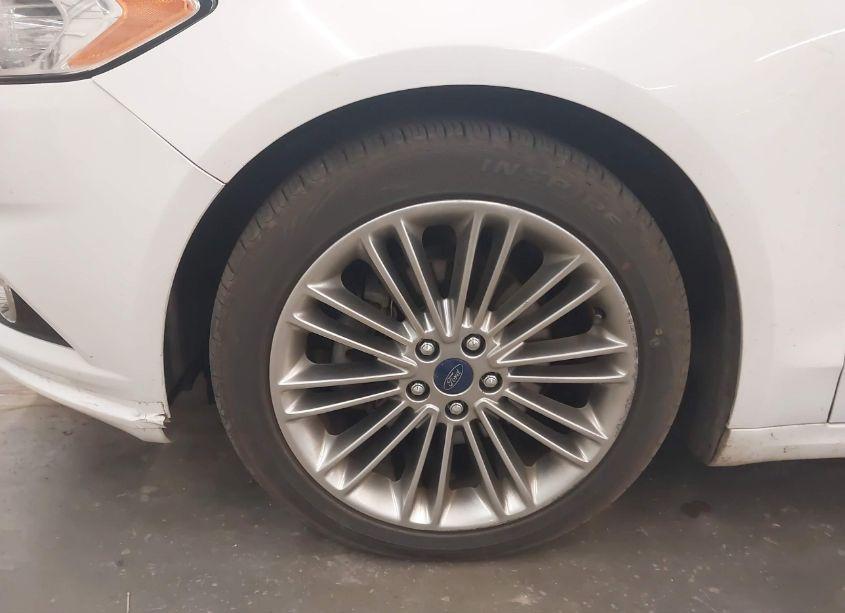 Thumbnail 4 of 2015 FORD FUSION SE