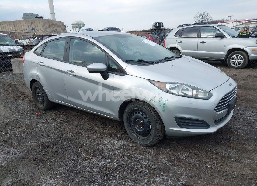 Main photo of 2015 FORD FIESTA S with VIN 3FADP4AJ5FM125857