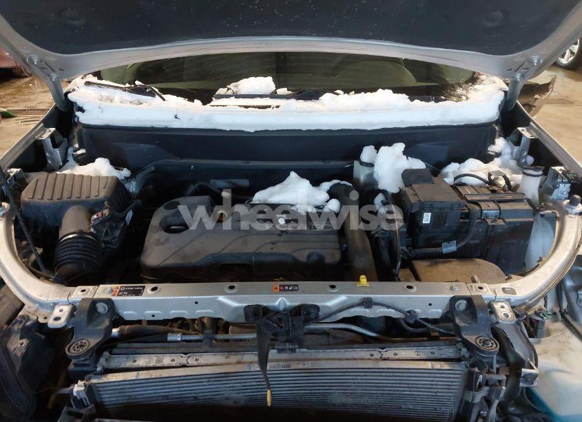 Thumbnail 2 of 2018 CHEVROLET EQUINOX LT