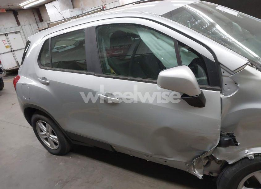 Thumbnail 5 of 2020 CHEVROLET TRAX FWD LS