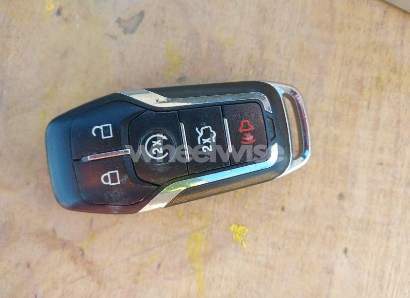 Thumbnail 3 of 2016 LINCOLN MKZ
