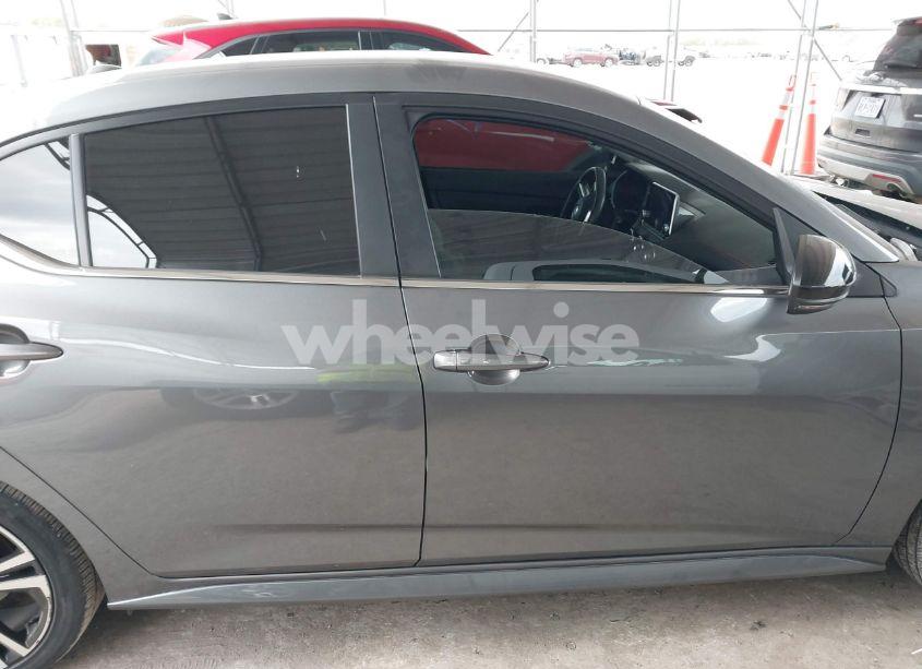 Thumbnail 6 of 2022 NISSAN SENTRA SR XTRONIC CVT