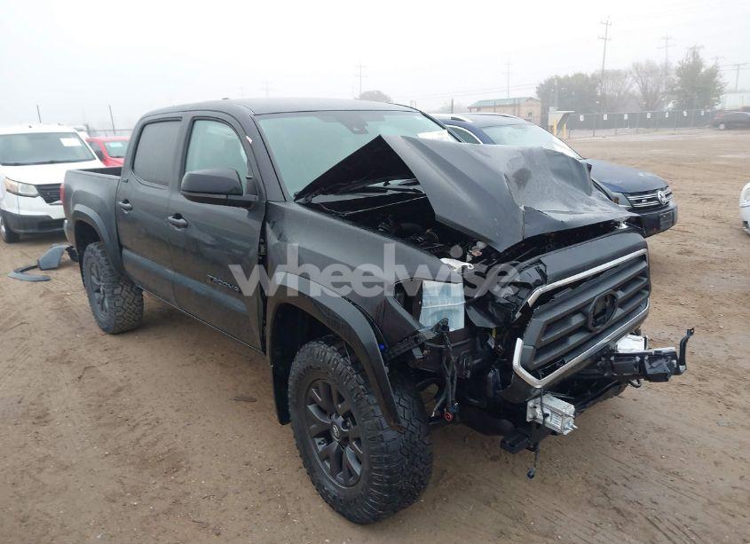 Photo of TOYOTA TACOMA SR5