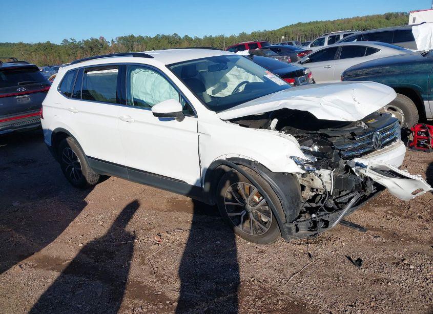 Photo of VOLKSWAGEN TIGUAN 2.0T SE/2.0T SE R-LINE BLACK/2.0T SEL
