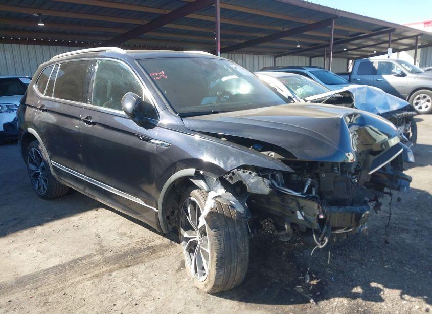 Main photo of 2022 VOLKSWAGEN TIGUAN 2.0T SEL R-LINE with VIN 3VV4B7AX3NM065477