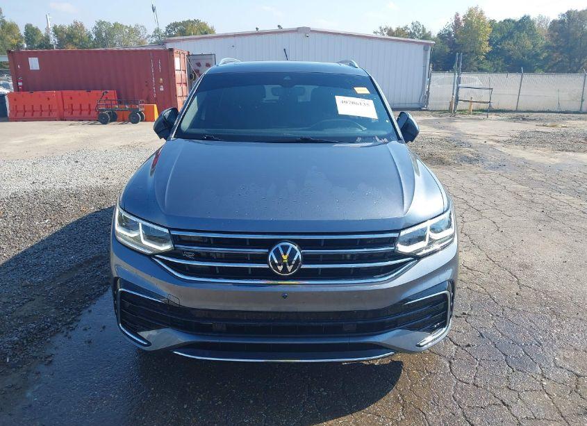 Thumbnail 4 of 2022 VOLKSWAGEN TIGUAN 2.0T SEL R-LINE