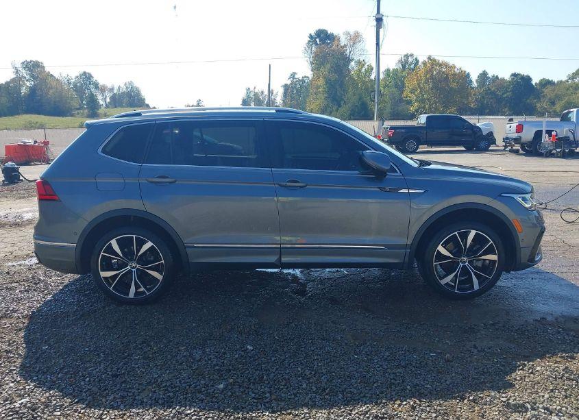 Thumbnail 5 of 2022 VOLKSWAGEN TIGUAN 2.0T SEL R-LINE
